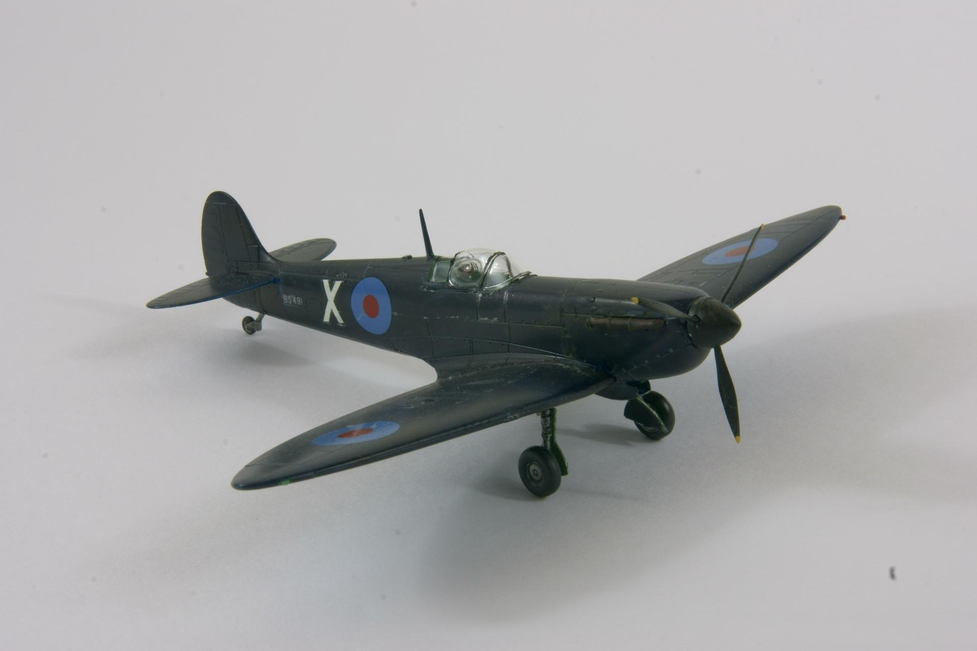 Supermarine spitfire pr iv trop 4 1